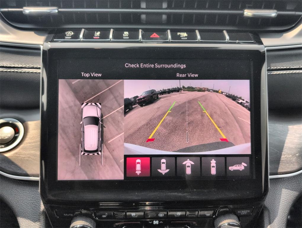 new 2025 Jeep Grand Cherokee car, priced at $45,526