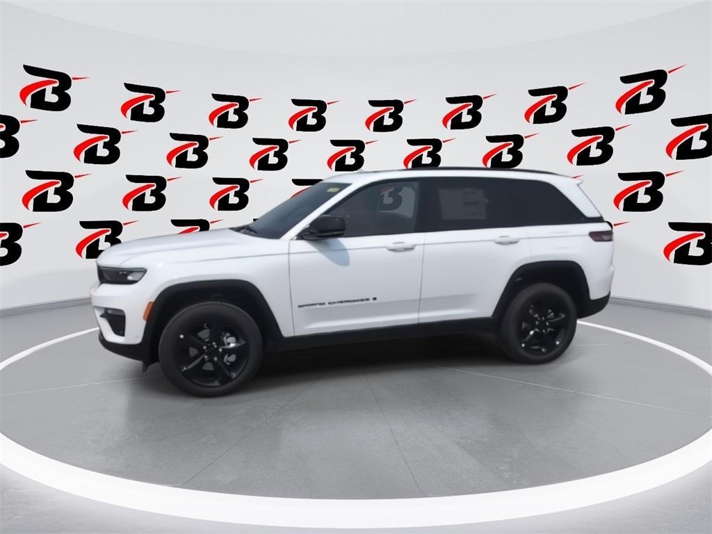 new 2025 Jeep Grand Cherokee car, priced at $45,526