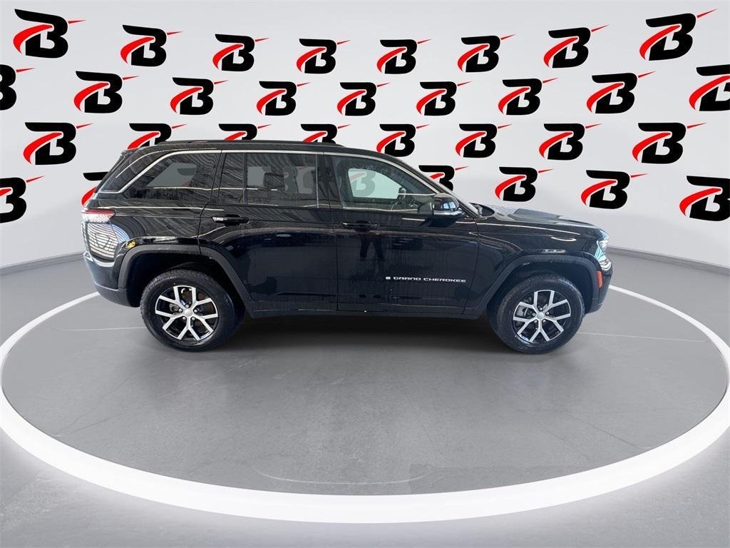 new 2025 Jeep Grand Cherokee car, priced at $43,560