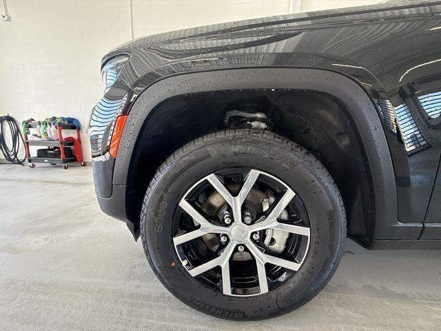 new 2025 Jeep Grand Cherokee car, priced at $42,810