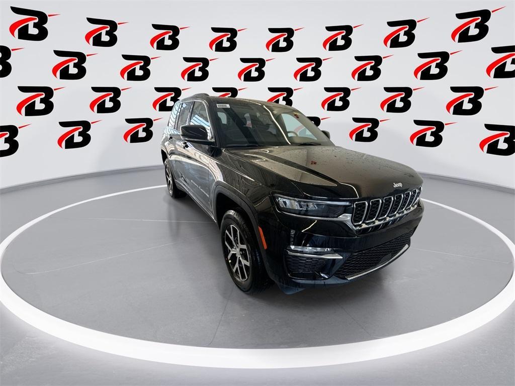 new 2025 Jeep Grand Cherokee car, priced at $43,560