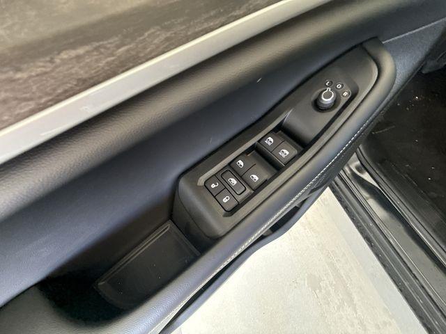 new 2025 Jeep Grand Cherokee car, priced at $42,810