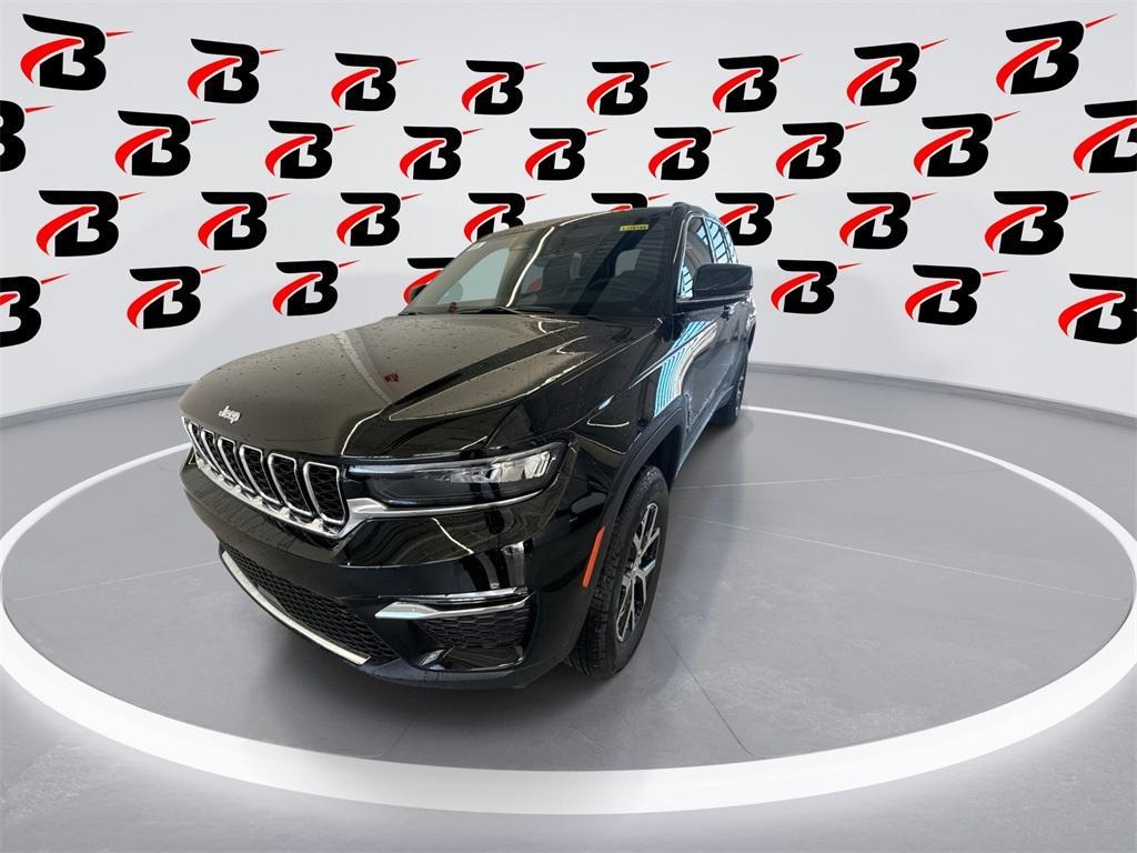 new 2025 Jeep Grand Cherokee car, priced at $43,560