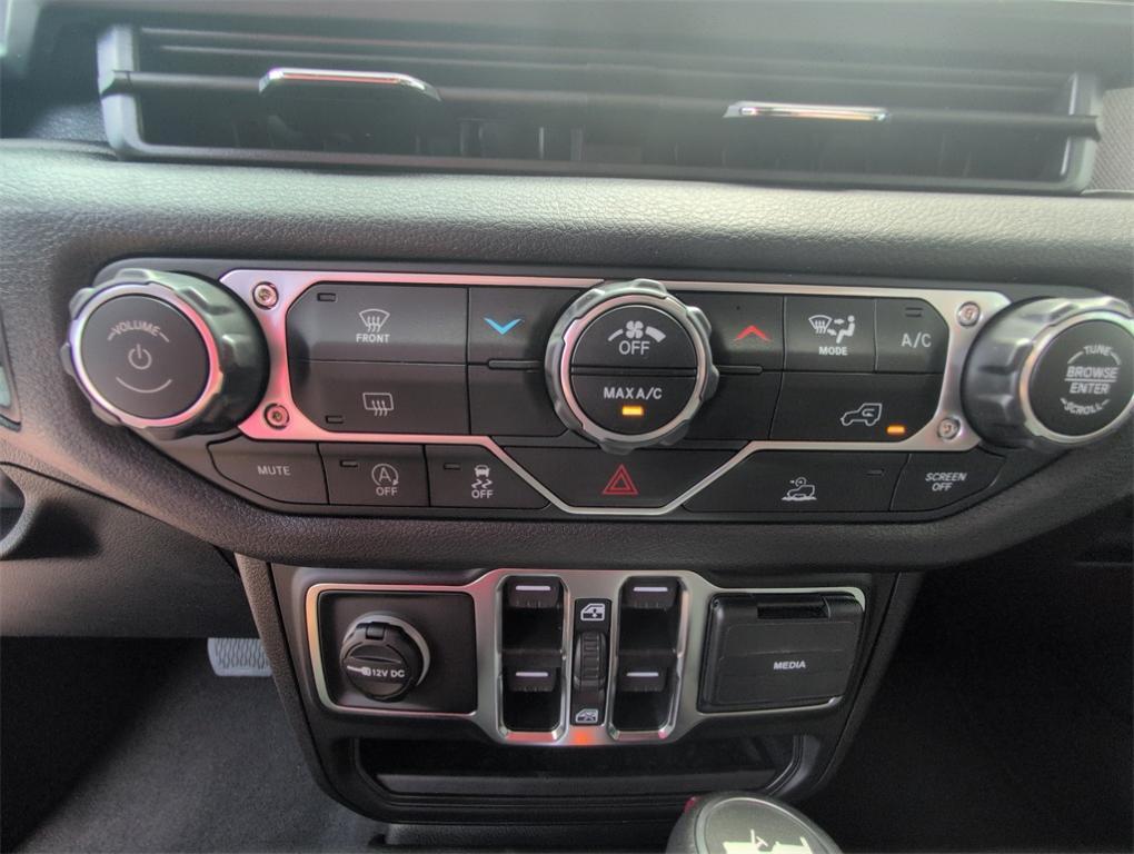 new 2025 Jeep Wrangler car, priced at $36,873