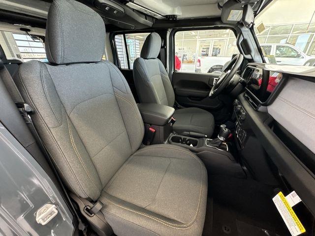 new 2025 Jeep Wrangler car, priced at $41,234