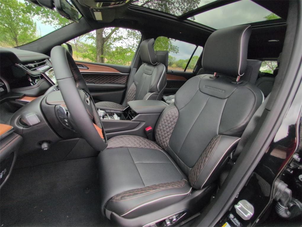 new 2025 Jeep Grand Cherokee L car, priced at $67,145