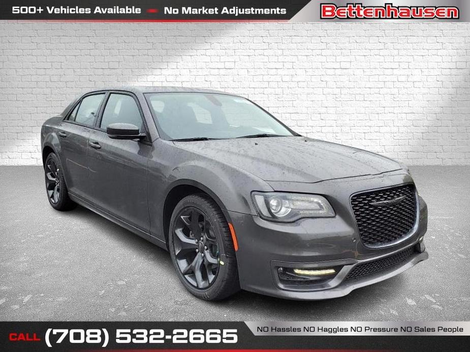 new 2023 Chrysler 300 car, priced at $39,000