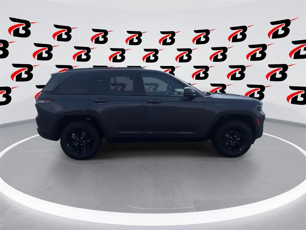 new 2025 Jeep Grand Cherokee car, priced at $39,530