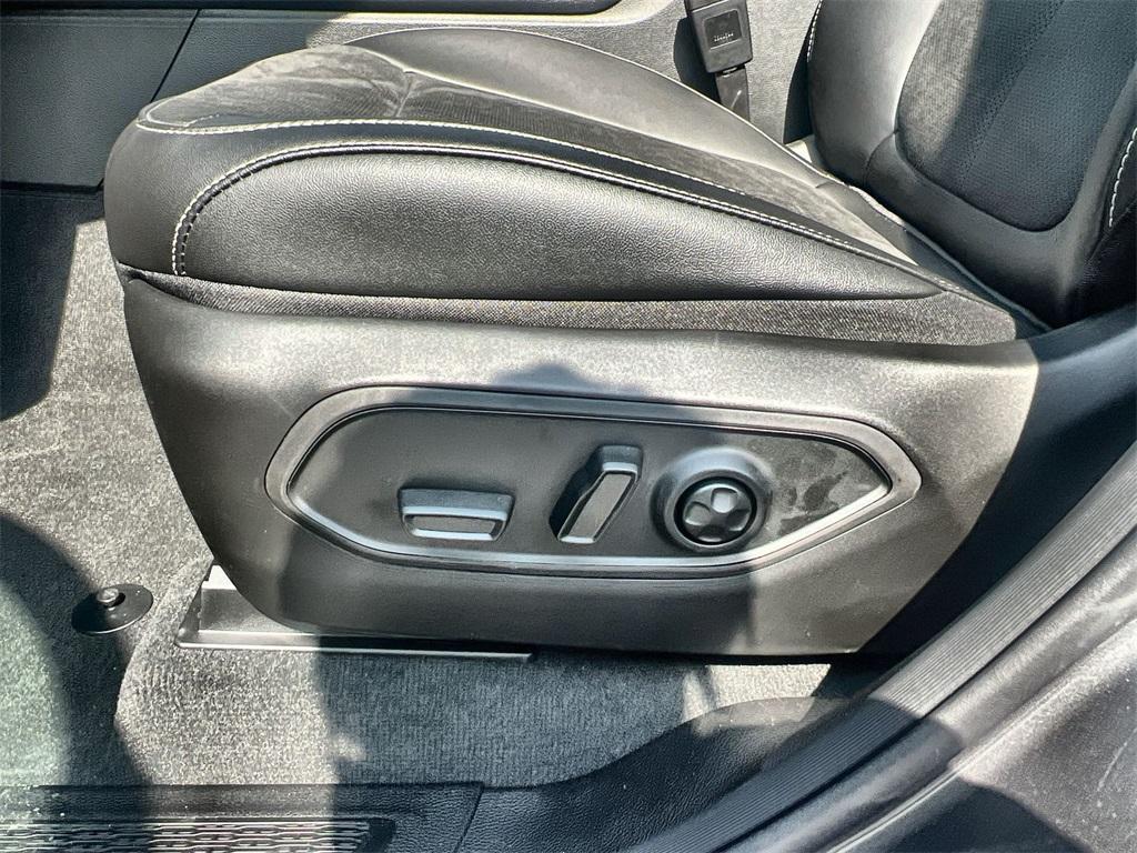 new 2025 Jeep Grand Cherokee car, priced at $39,530
