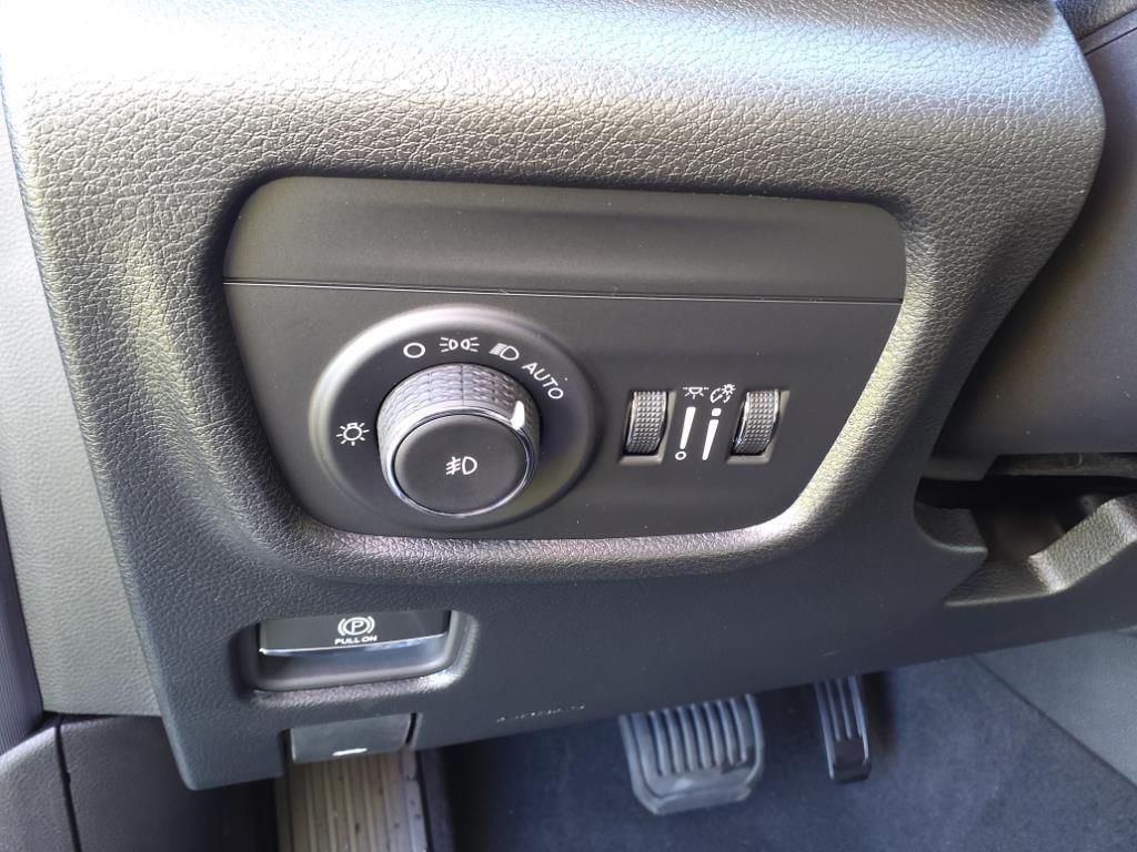 new 2025 Jeep Grand Cherokee car, priced at $45,035
