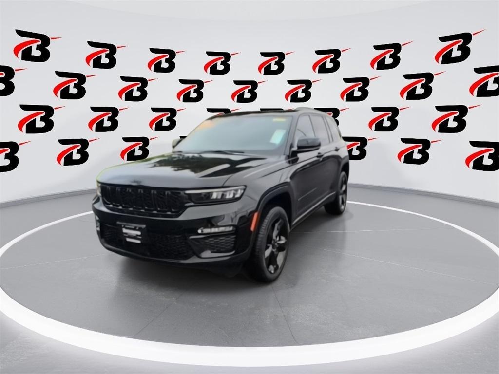 new 2025 Jeep Grand Cherokee car, priced at $42,535