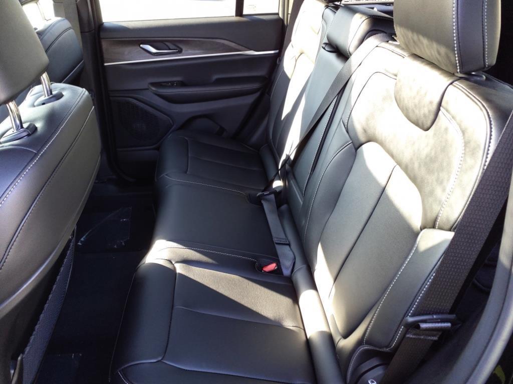 new 2025 Jeep Grand Cherokee car, priced at $45,035