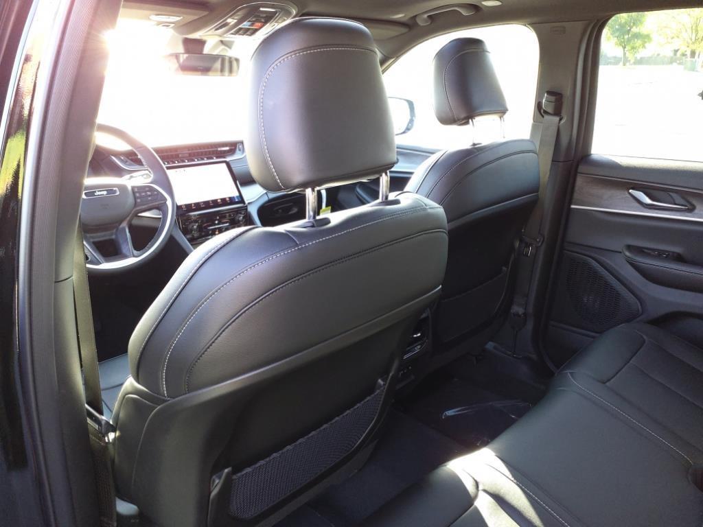 new 2025 Jeep Grand Cherokee car, priced at $45,035