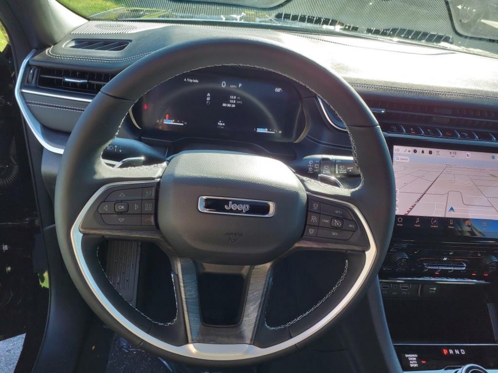 new 2025 Jeep Grand Cherokee car, priced at $45,035