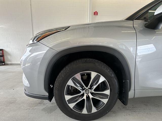 used 2024 Toyota Highlander car, priced at $41,600