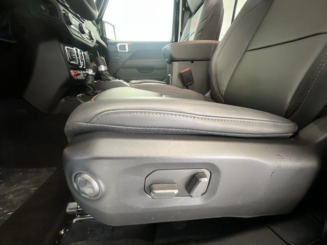 new 2025 Jeep Gladiator car, priced at $54,256