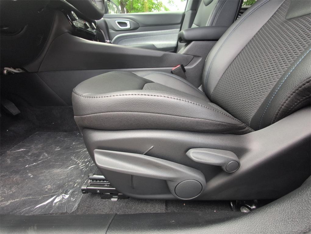 new 2025 Jeep Compass car, priced at $26,899