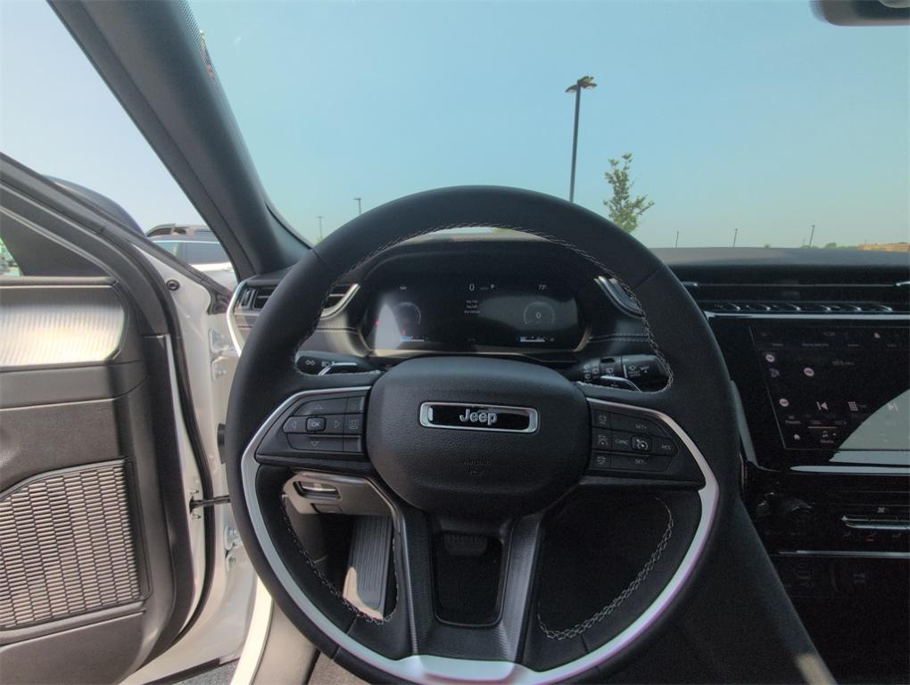 new 2025 Jeep Grand Cherokee car, priced at $35,228