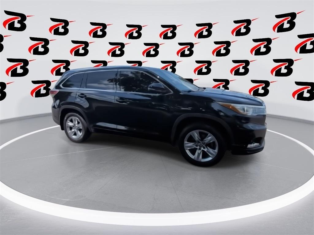 used 2016 Toyota Highlander car, priced at $24,980