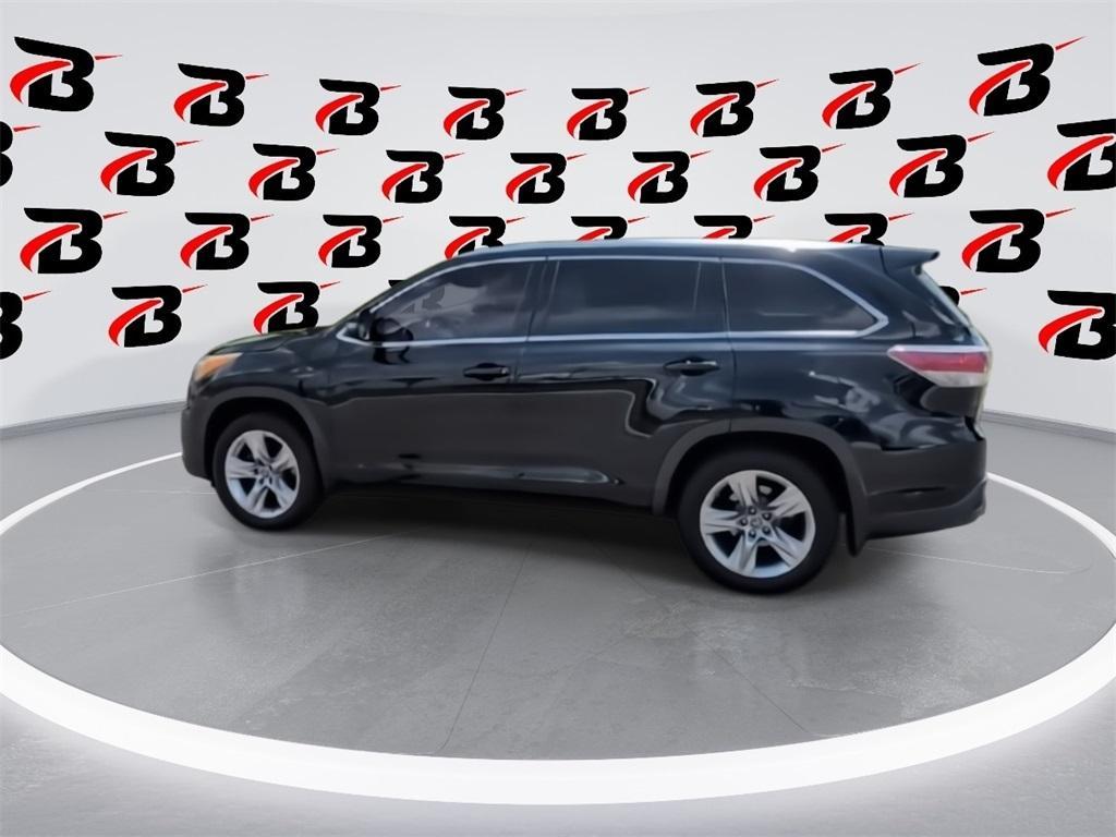used 2016 Toyota Highlander car, priced at $24,980