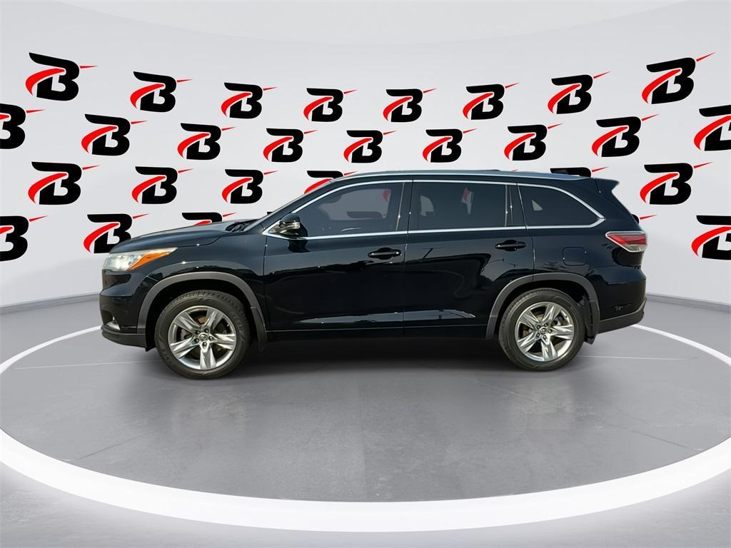 used 2016 Toyota Highlander car, priced at $23,900