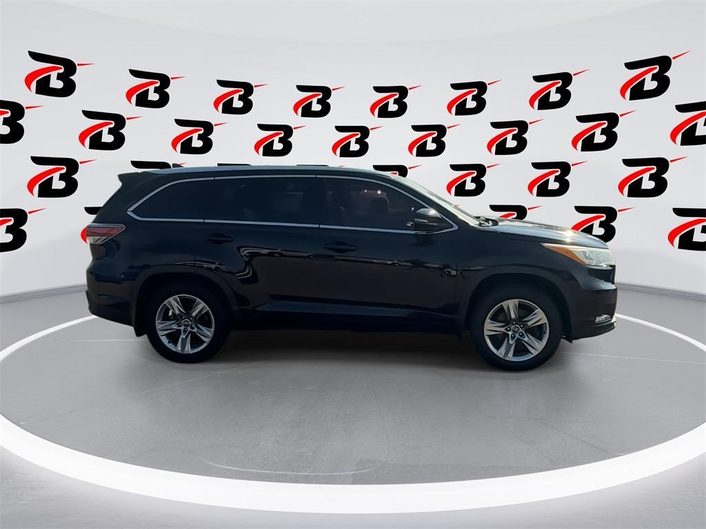 used 2016 Toyota Highlander car, priced at $23,900
