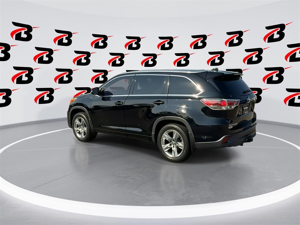 used 2016 Toyota Highlander car, priced at $23,900