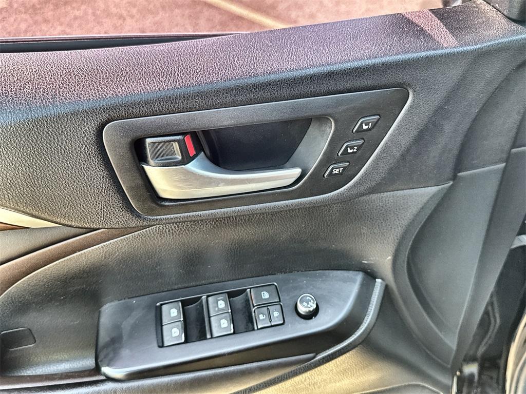 used 2016 Toyota Highlander car, priced at $23,900