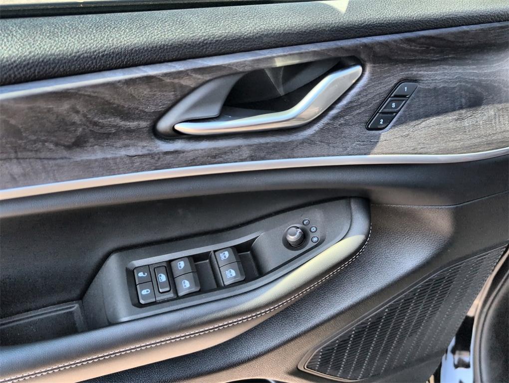 new 2025 Jeep Grand Cherokee L car, priced at $49,102