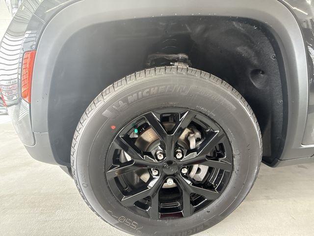 new 2025 Jeep Grand Cherokee car, priced at $39,530