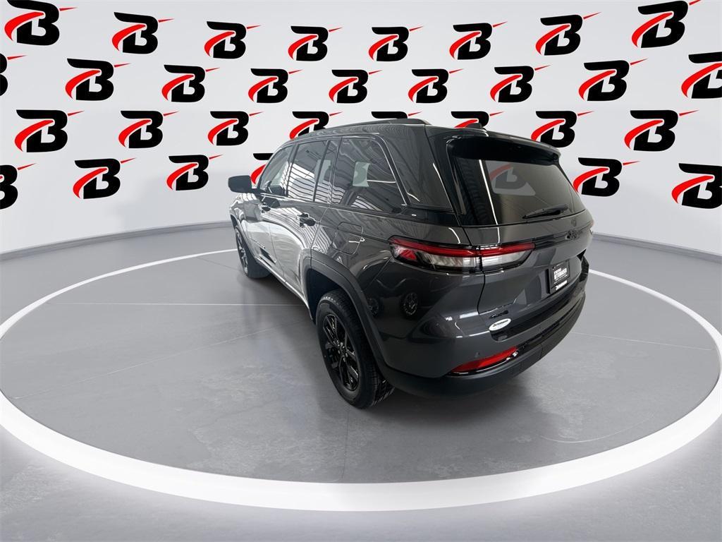 new 2025 Jeep Grand Cherokee car, priced at $40,030