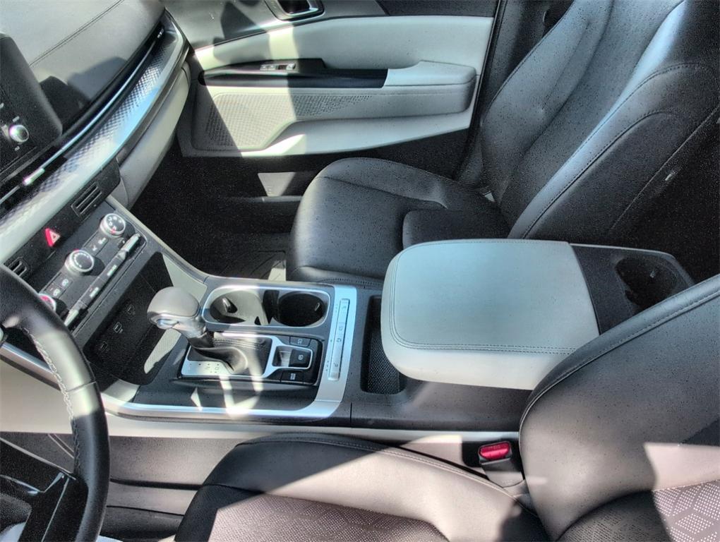 used 2024 Kia Carnival car, priced at $33,490