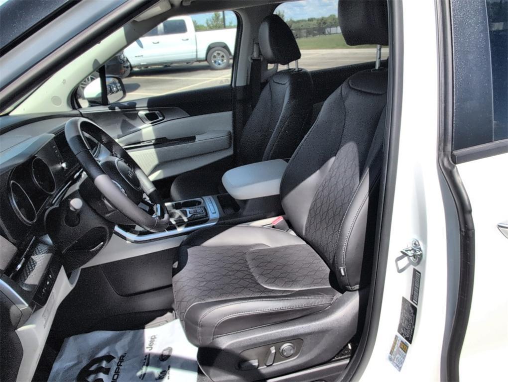 used 2024 Kia Carnival car, priced at $33,490