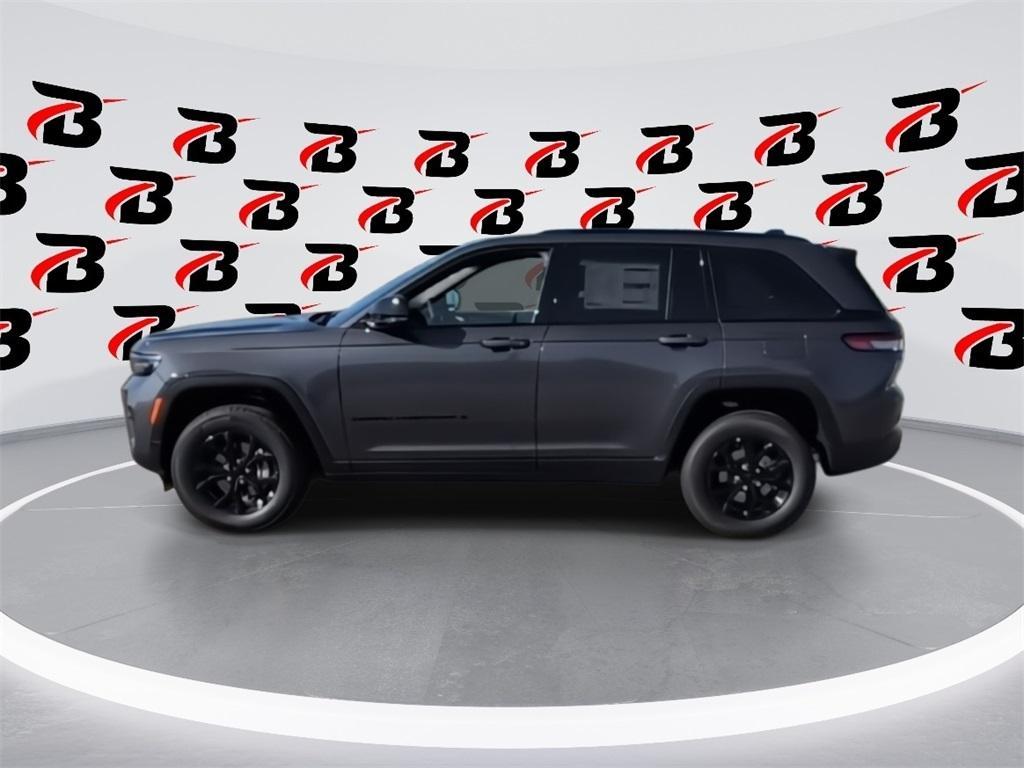 new 2025 Jeep Grand Cherokee car, priced at $43,159