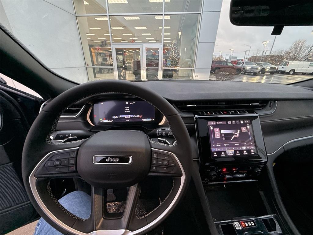 new 2025 Jeep Grand Cherokee car, priced at $45,193