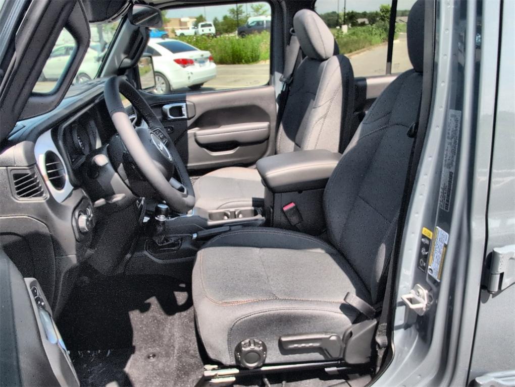 new 2025 Jeep Wrangler car, priced at $42,296