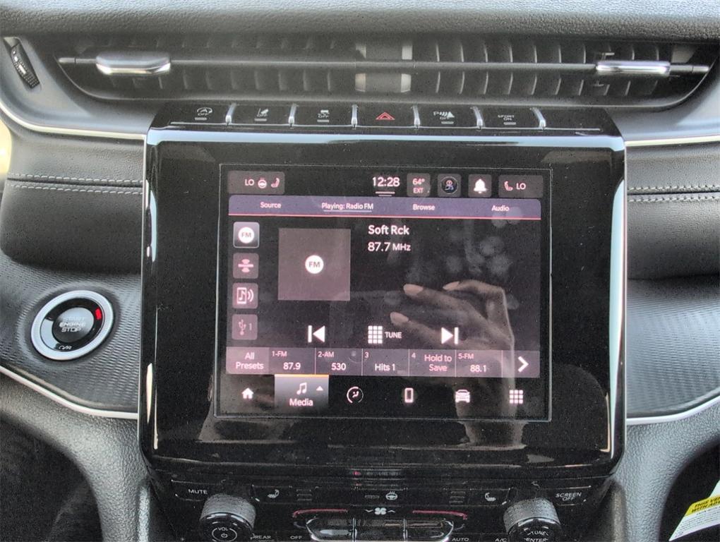 new 2025 Jeep Grand Cherokee car, priced at $39,549