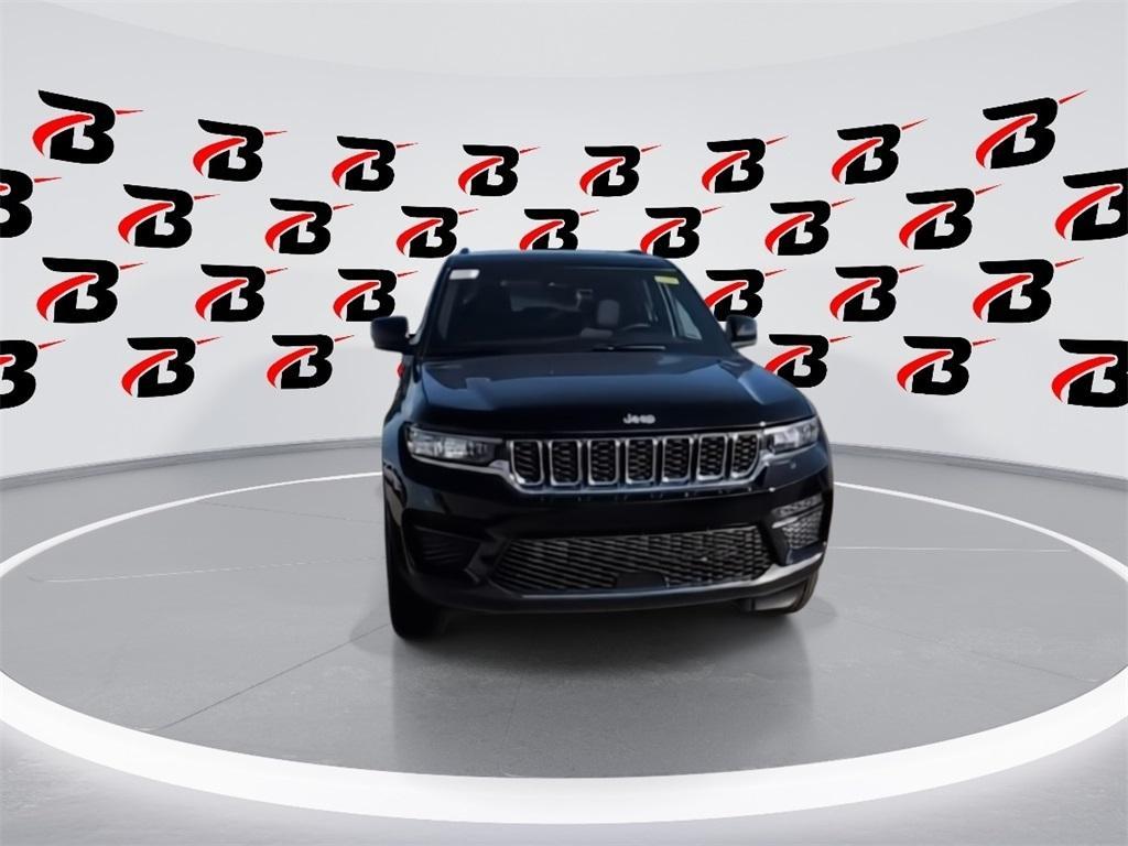 new 2025 Jeep Grand Cherokee car, priced at $39,549