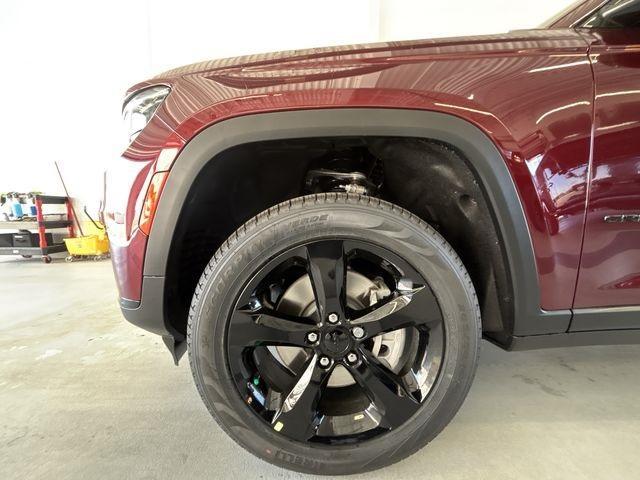 new 2025 Jeep Grand Cherokee L car, priced at $49,580