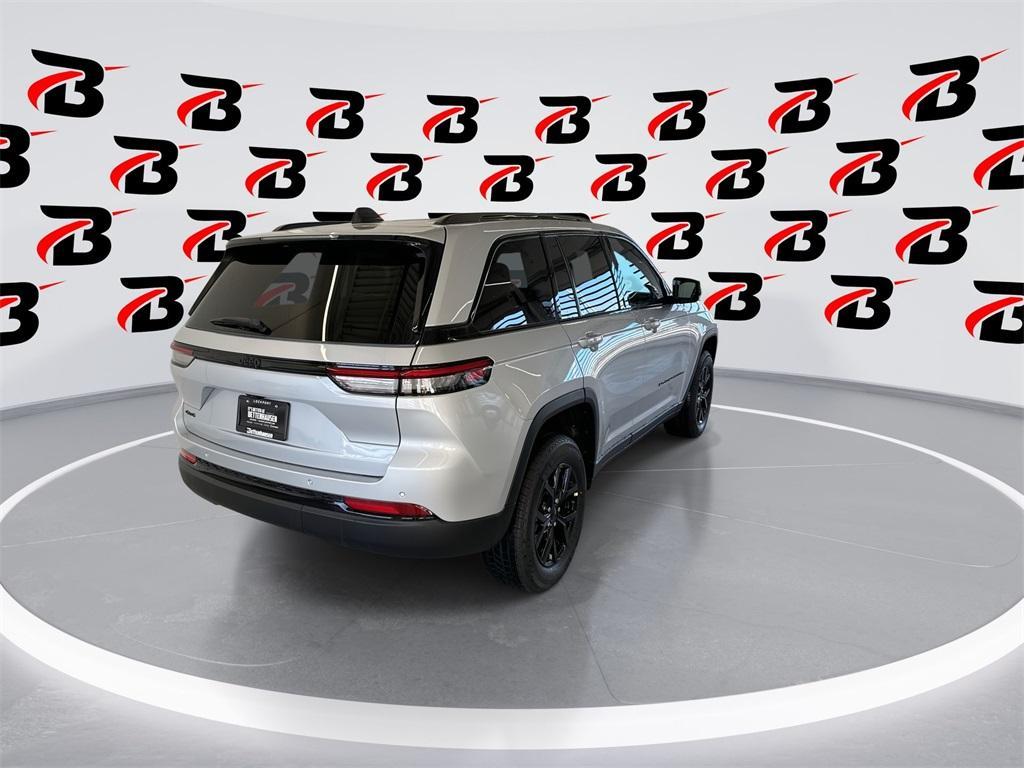new 2025 Jeep Grand Cherokee car, priced at $40,030