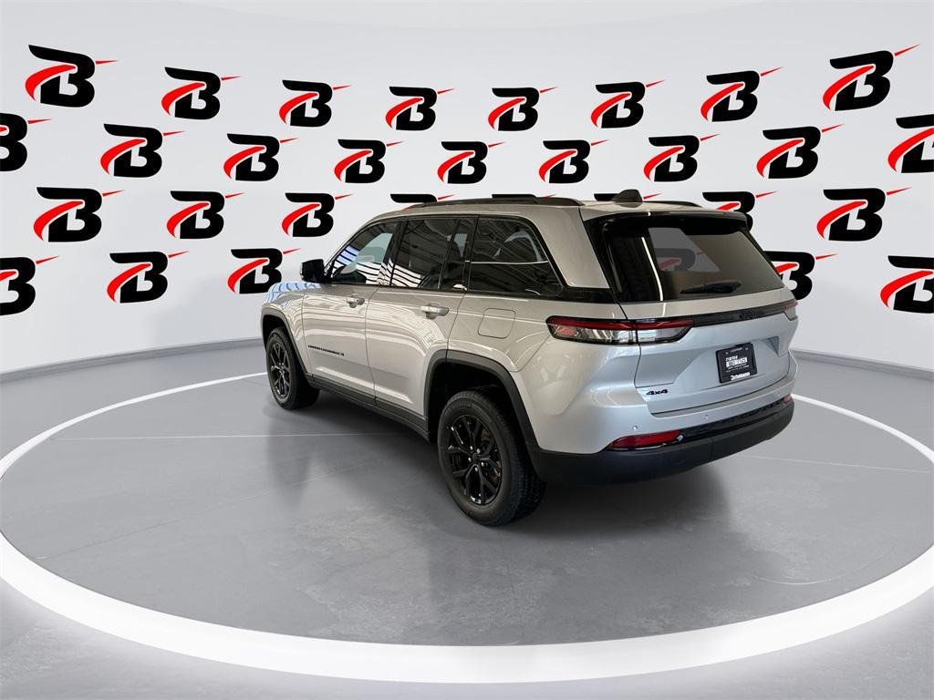 new 2025 Jeep Grand Cherokee car, priced at $40,030