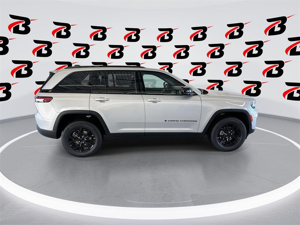 new 2025 Jeep Grand Cherokee car, priced at $40,030