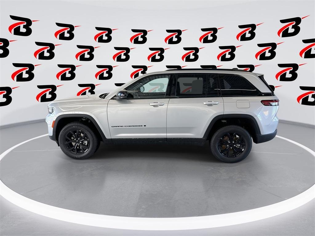 new 2025 Jeep Grand Cherokee car, priced at $40,030