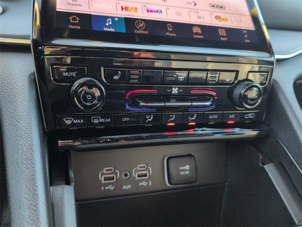 new 2025 Jeep Grand Cherokee car, priced at $46,973