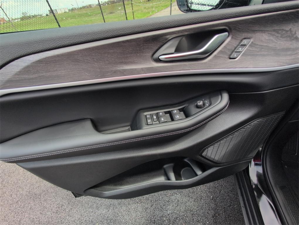 new 2025 Jeep Grand Cherokee L car, priced at $49,580