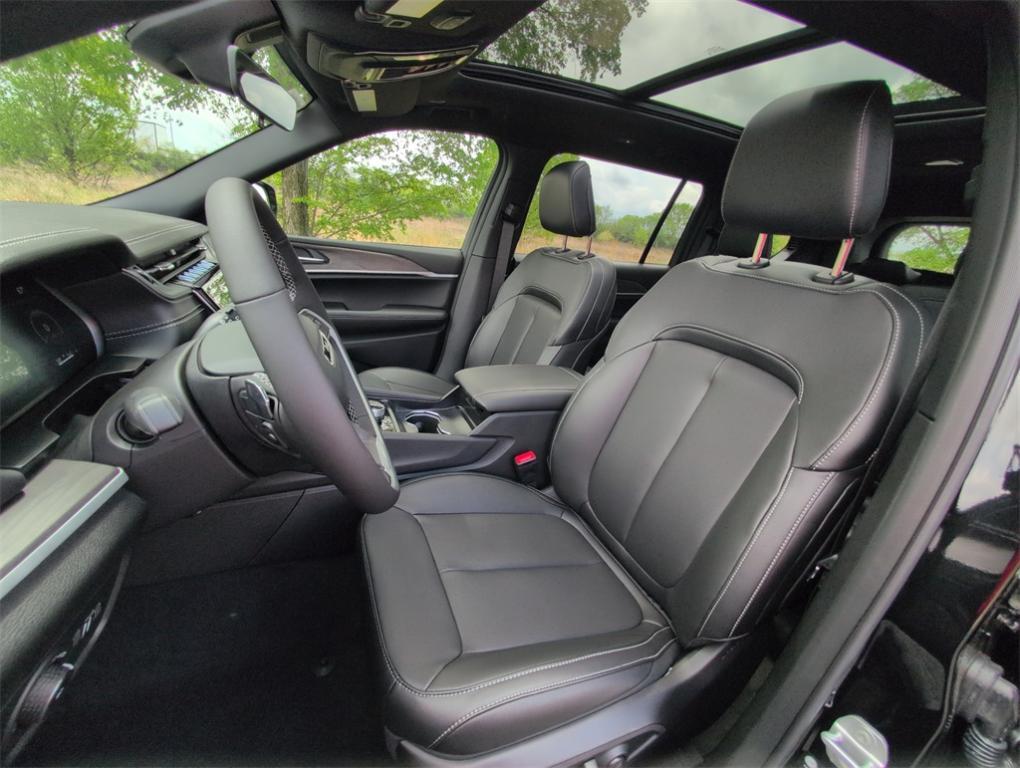 new 2025 Jeep Grand Cherokee L car, priced at $49,580
