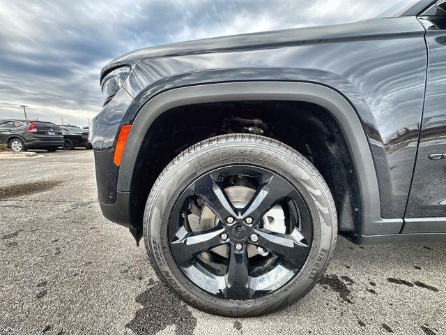 new 2025 Jeep Grand Cherokee car, priced at $55,730