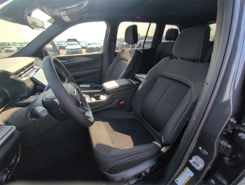 new 2025 Jeep Grand Cherokee car, priced at $34,996