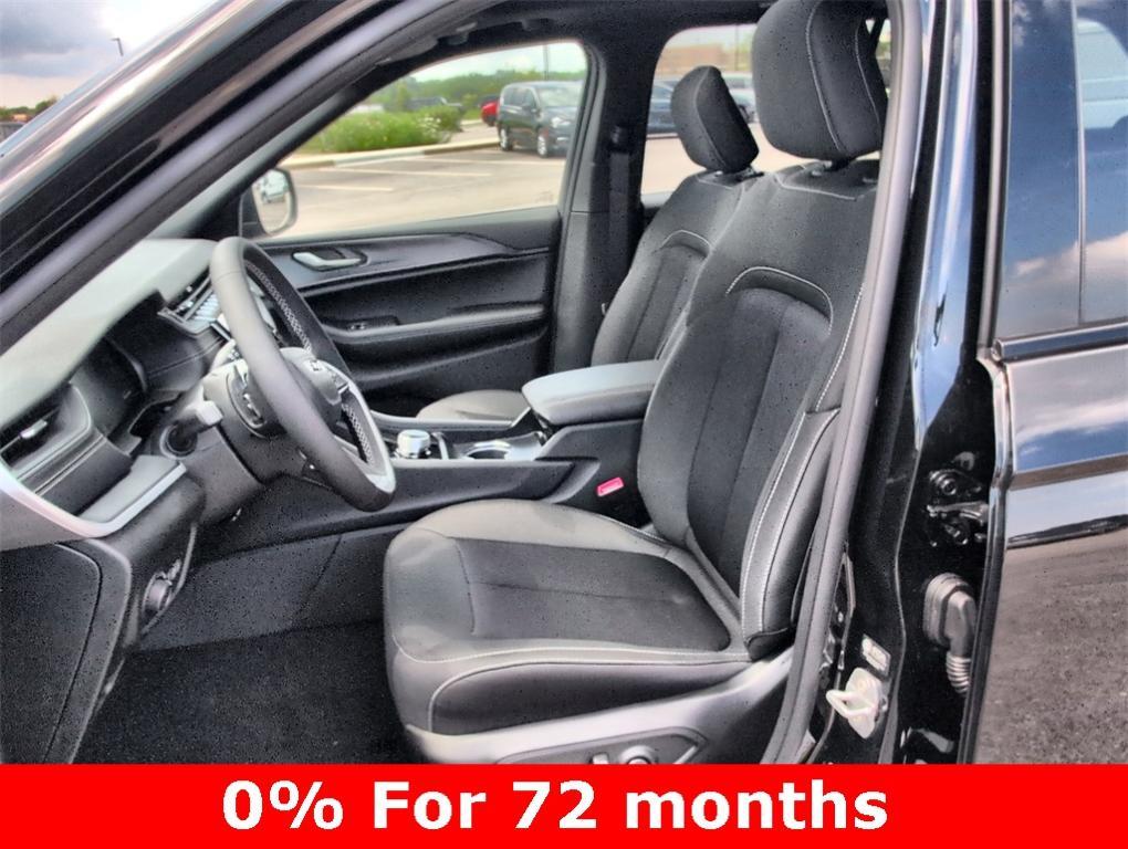new 2025 Jeep Grand Cherokee car, priced at $36,996