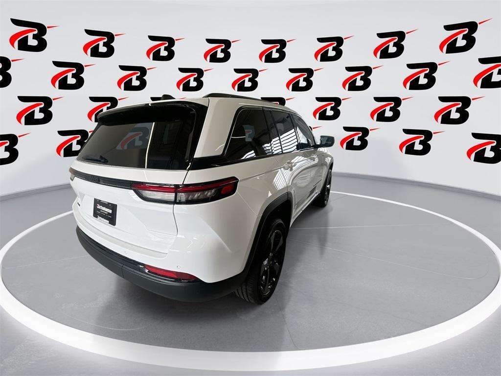 new 2025 Jeep Grand Cherokee car, priced at $41,330